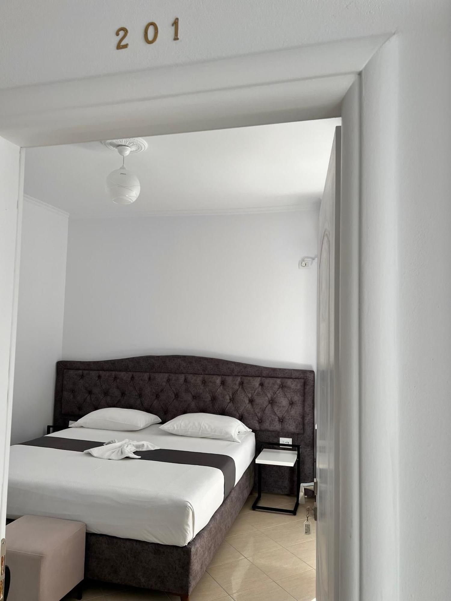 Gjoka Apartments, In Front Of Bougainville Bay Sarandë 외부 사진