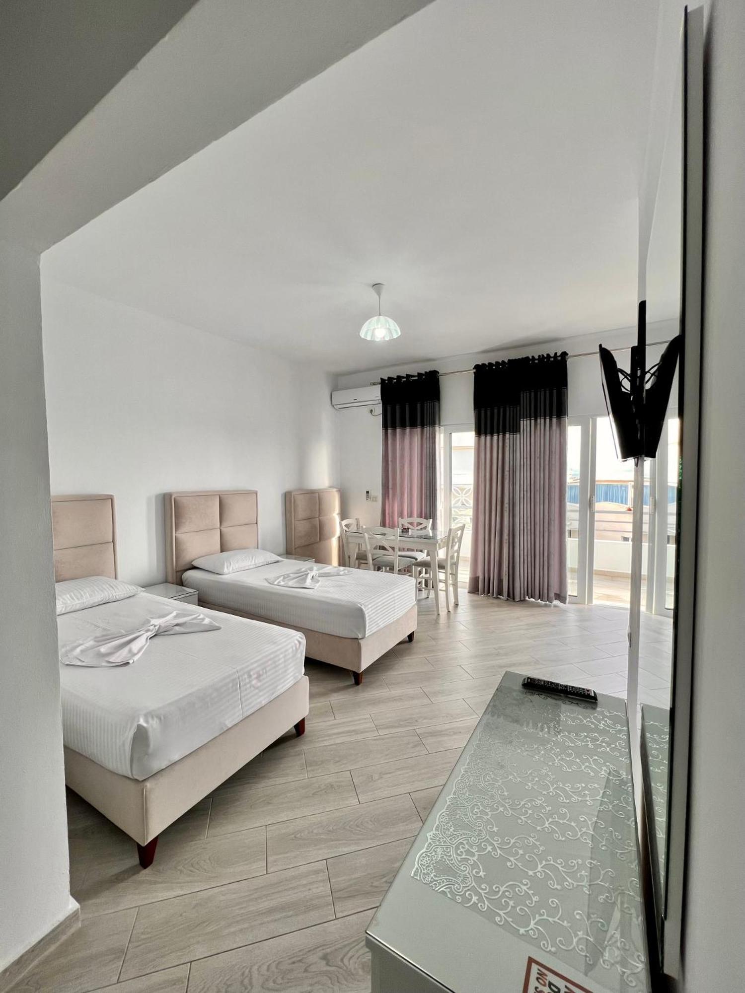 Gjoka Apartments, In Front Of Bougainville Bay Sarandë 객실 사진