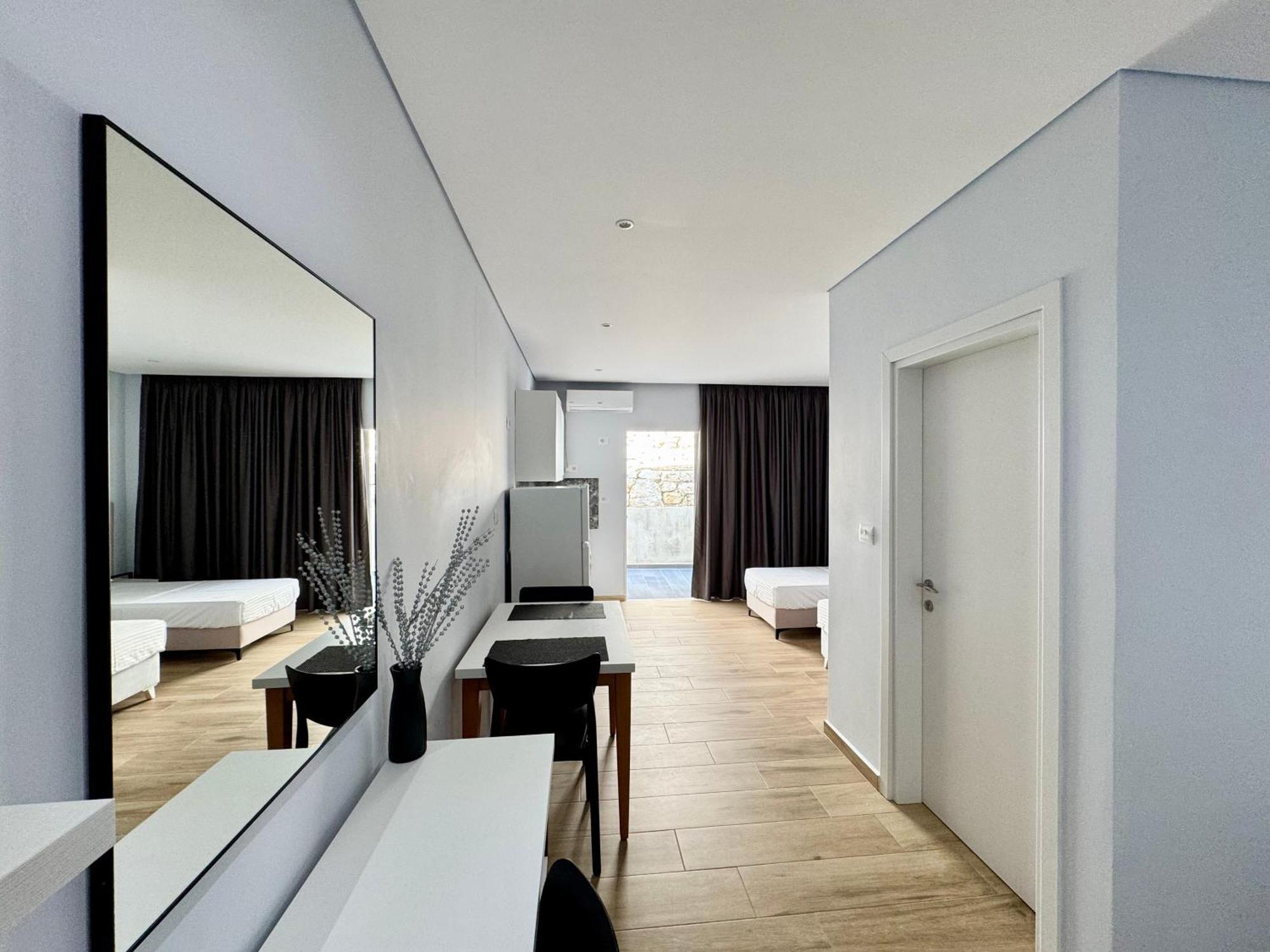 Gjoka Apartments, In Front Of Bougainville Bay Sarandë 외부 사진