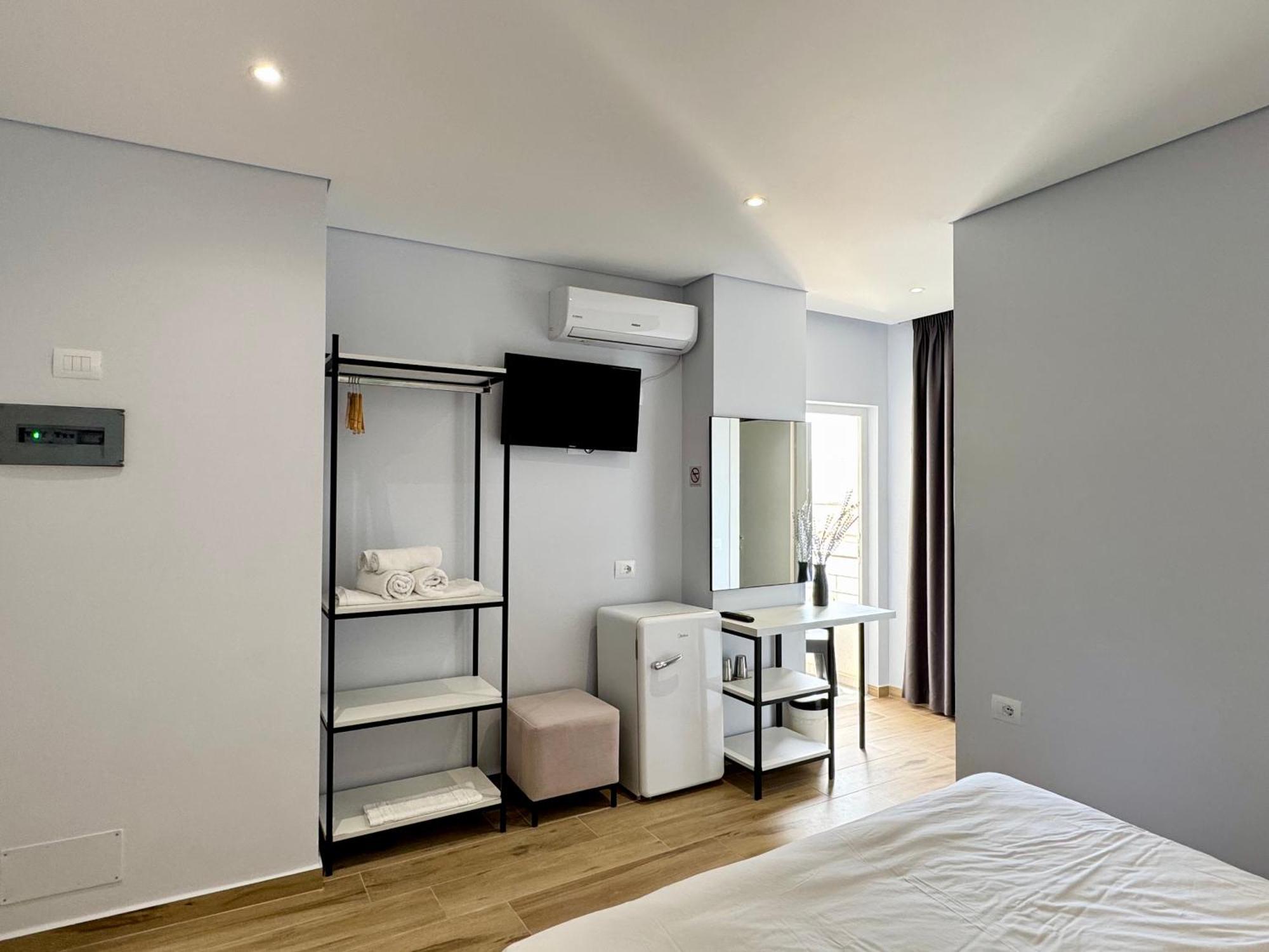 Gjoka Apartments, In Front Of Bougainville Bay Sarandë 객실 사진